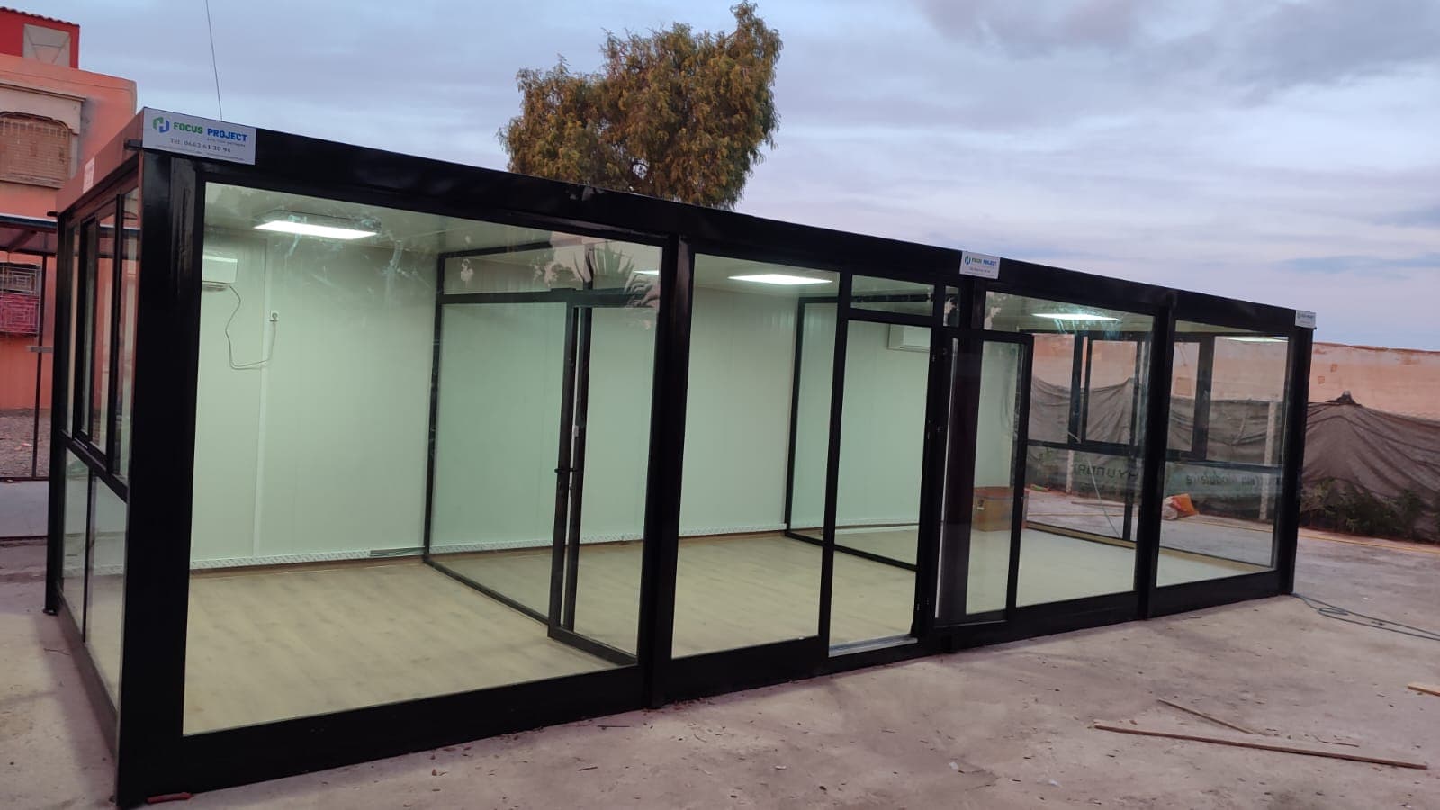 Bureau de vente — photo 2 sur 9